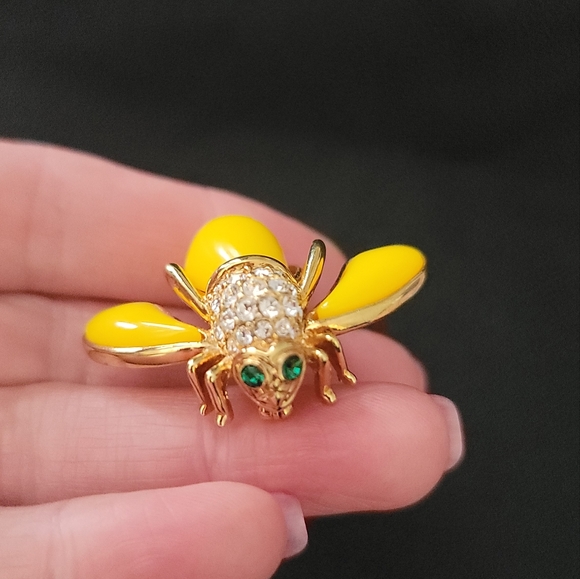 Joan Rivers Brooch - Picture 3 of 6